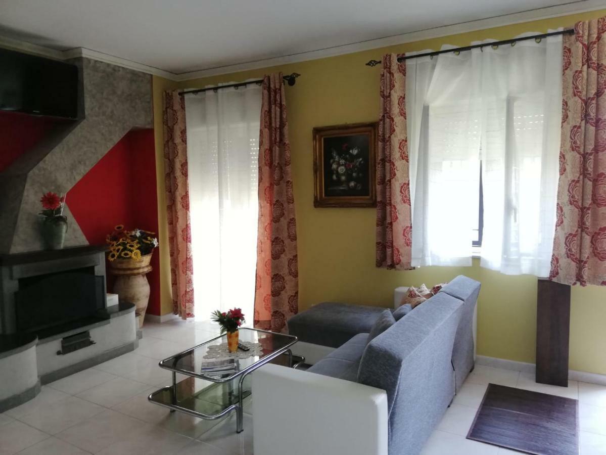 B & B Amici Dell'Etna Nicolosi Bagian luar foto
