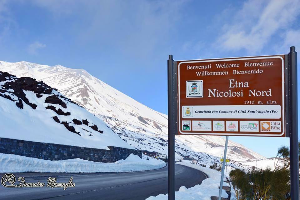 B & B Amici Dell'Etna Nicolosi Bagian luar foto